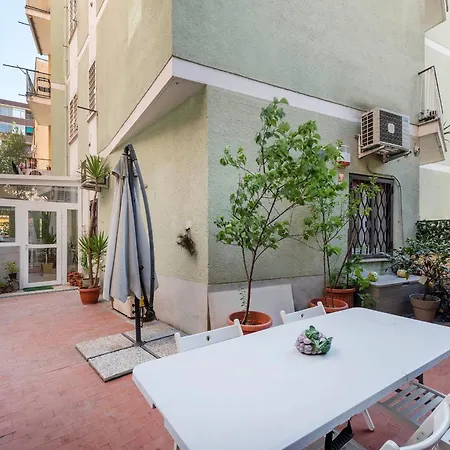 Art & Garden Gemelli - Metro A - Vaticano Apartment *